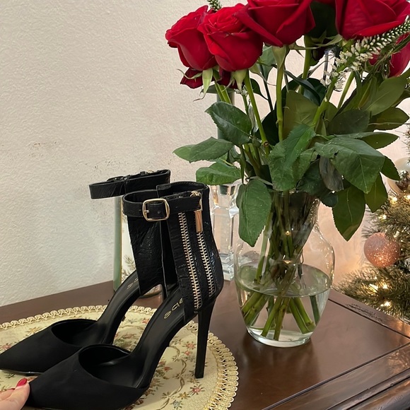 NWT Bebe Taliya black Pointy heels size 35 - Picture 3 of 10